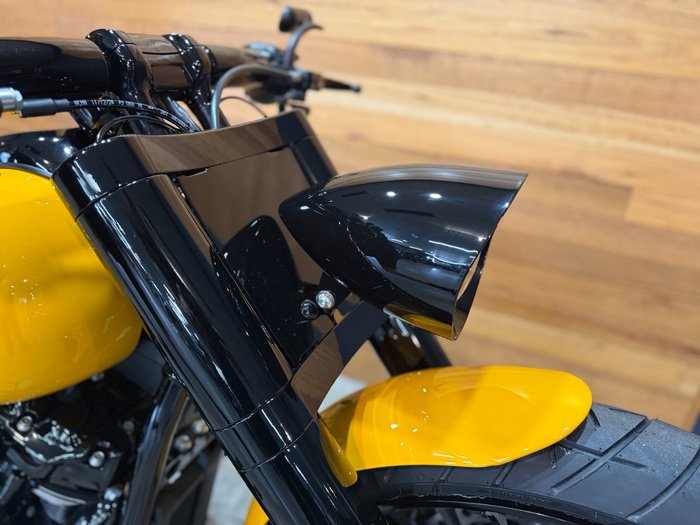2025 Harley-davidson FXBR BREAKOUT (117) Yellow