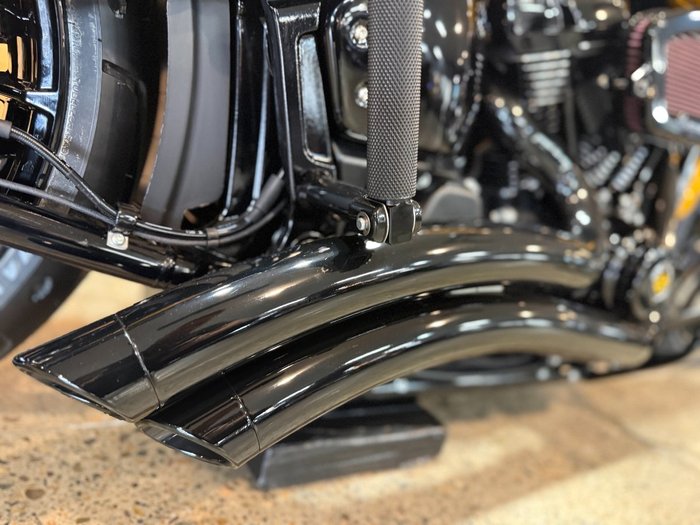 2025 Harley-davidson FXBR BREAKOUT (117) Yellow