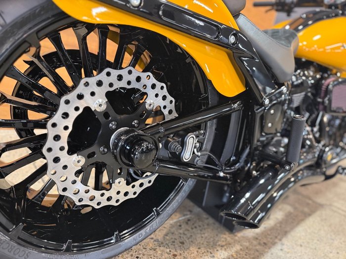 2025 Harley-davidson FXBR BREAKOUT (117) Yellow