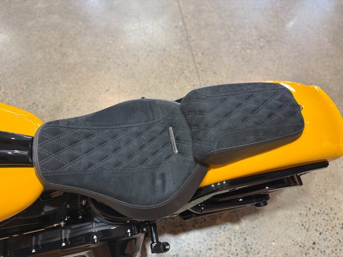 2025 Harley-davidson FXBR BREAKOUT (117) Yellow