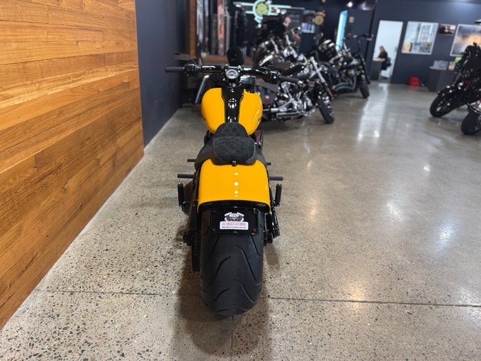 2025 Harley-davidson FXBR BREAKOUT (117) Yellow