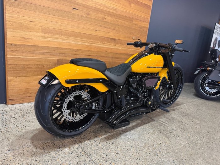2025 Harley-davidson FXBR BREAKOUT (117) Yellow