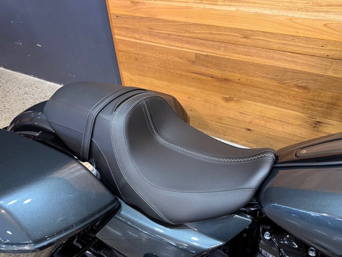 2025 Harley-davidson 2025 Harley-davidson 1900CC FLTRX ROAD GLIDE (117) TOURER Iron Horse Metallic