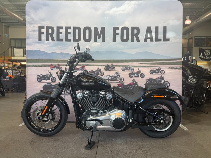 2025 Harley-davidson FXBB STREET BOB (117) Vivid Black