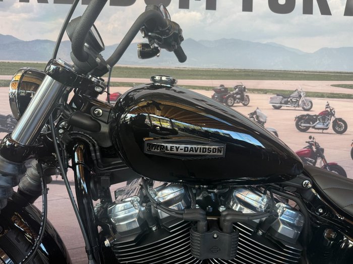 2025 Harley-davidson FXBB STREET BOB (117) Vivid Black