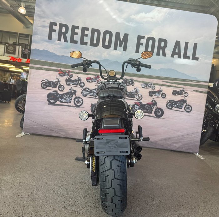 2025 Harley-davidson FXBB STREET BOB (117) Vivid Black