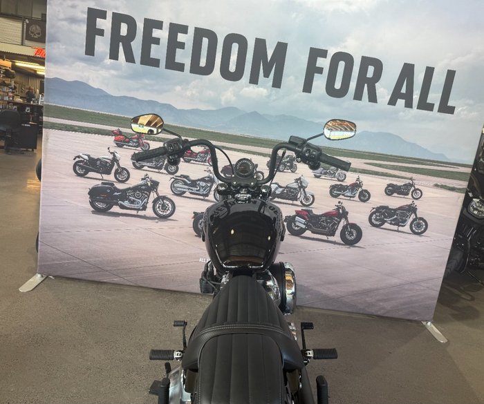 2025 Harley-davidson FXBB STREET BOB (117) Vivid Black