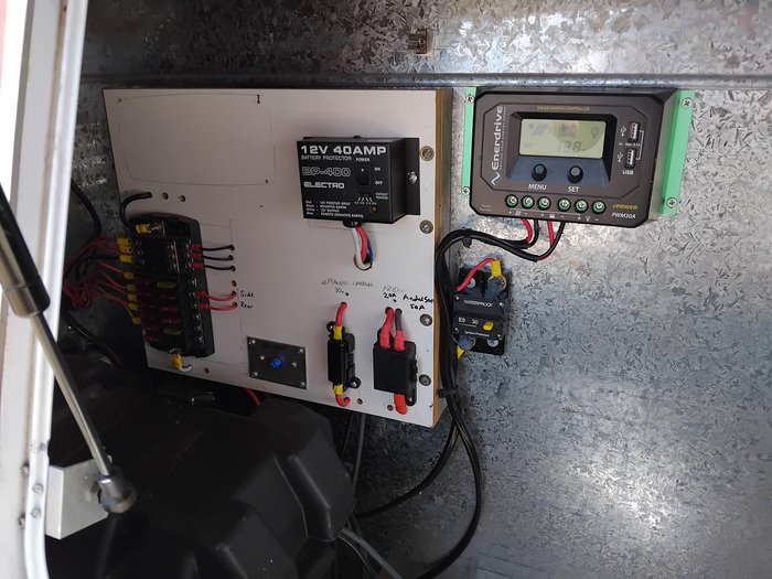 2011 Paramount Classic 17Ft Couples Van With Queen Bed And Front Lounge