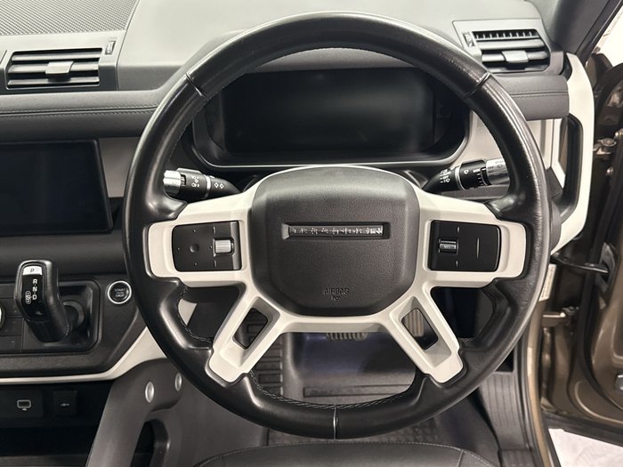 2021 Land Rover Defender 110 D300 SE