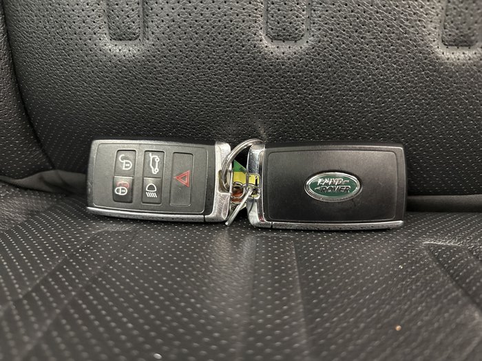 2021 Land Rover Defender 110 D300 SE