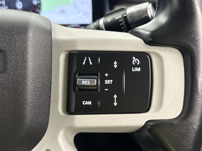 2021 Land Rover Defender 110 D300 SE