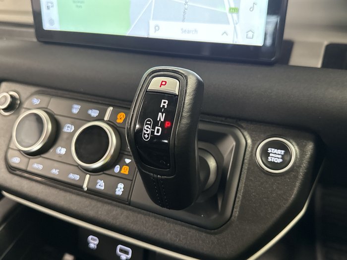 2021 Land Rover Defender 110 D300 SE