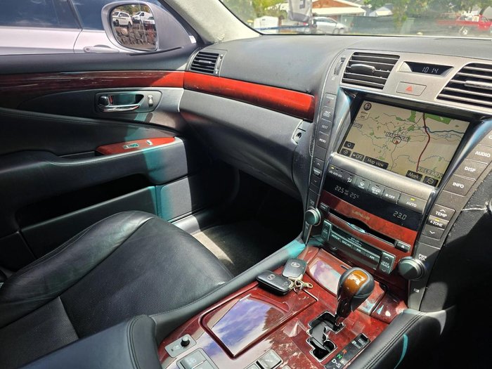 2007 Lexus LS 460 USF40R Silver