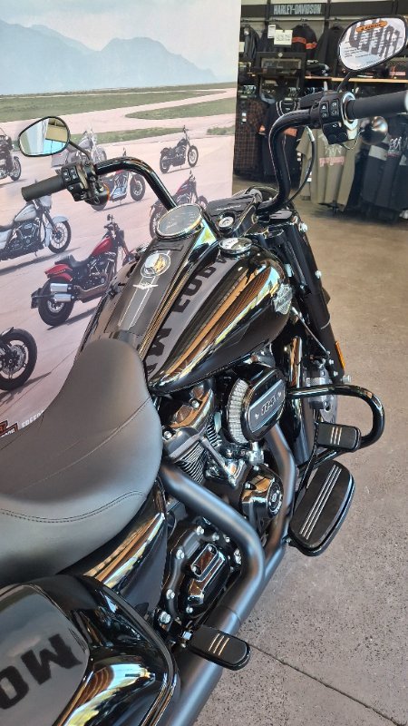 2025 Harley-davidson FLHRXS ROAD KING SPECIAL Vivid Black
