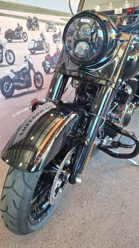 2025 Harley-davidson FLHRXS ROAD KING SPECIAL Vivid Black