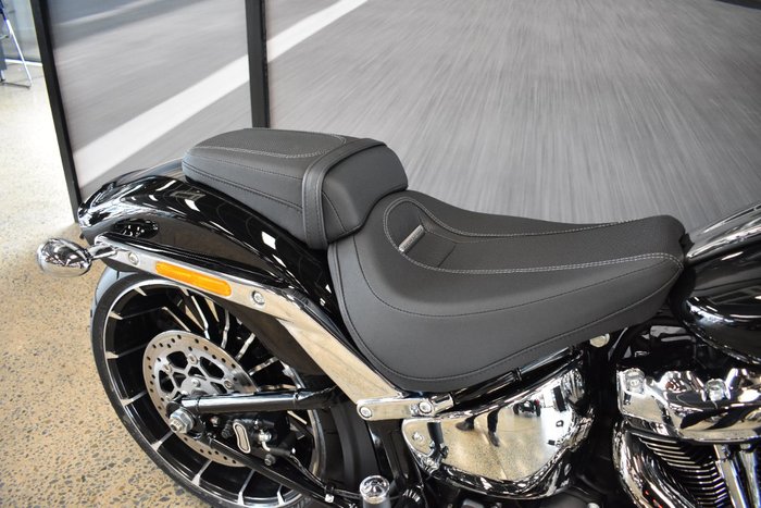 2025 Harley-davidson FXBR BREAKOUT (117) VIVID BLACK