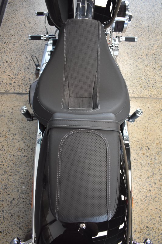 2025 Harley-davidson FXBR BREAKOUT (117) VIVID BLACK