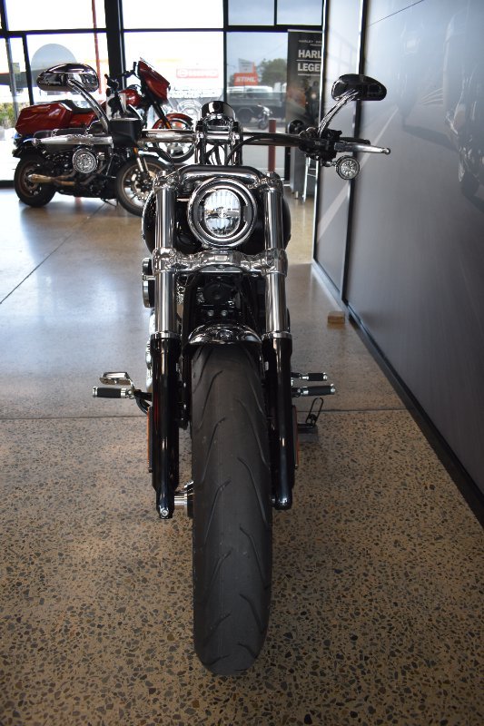 2025 Harley-davidson FXBR BREAKOUT (117) VIVID BLACK