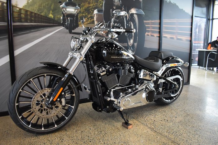 2025 Harley-davidson FXBR BREAKOUT (117) VIVID BLACK