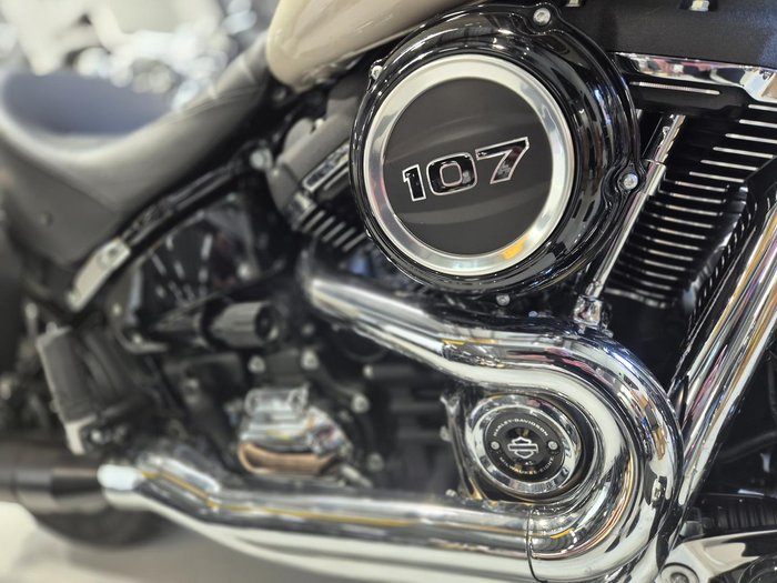 2022 Harley-Davidson Sport Glide 107 (FLSB) Softail White