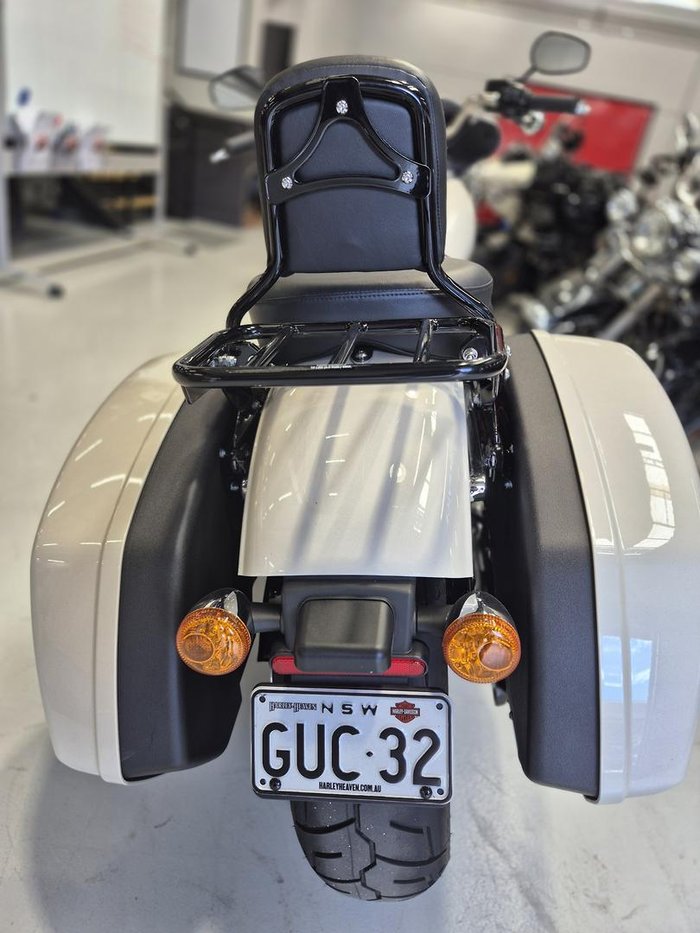 2022 Harley-Davidson Sport Glide 107 (FLSB) Softail White