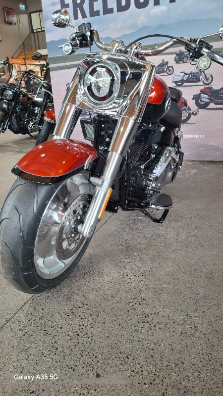 2025 Harley-davidson FLFB FAT BOY (117) WHISKEY FIRE / BLACK