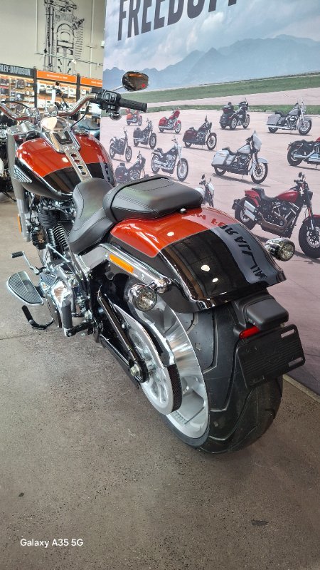 2025 Harley-davidson FLFB FAT BOY (117) WHISKEY FIRE / BLACK