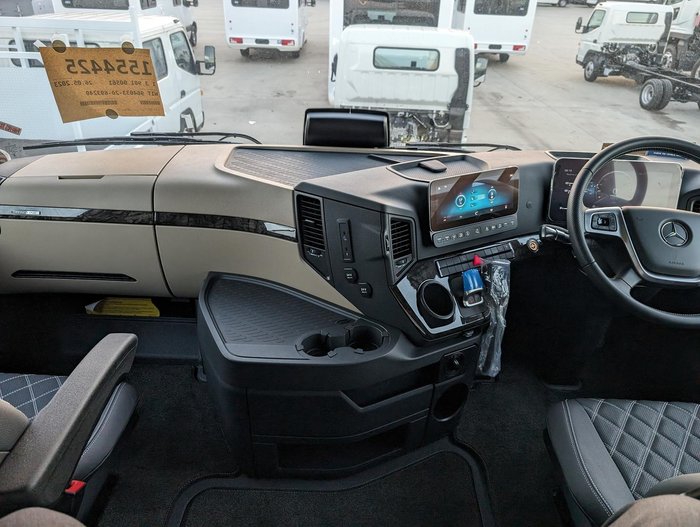 2024 Mercedes-Benz Arocs 3258 White