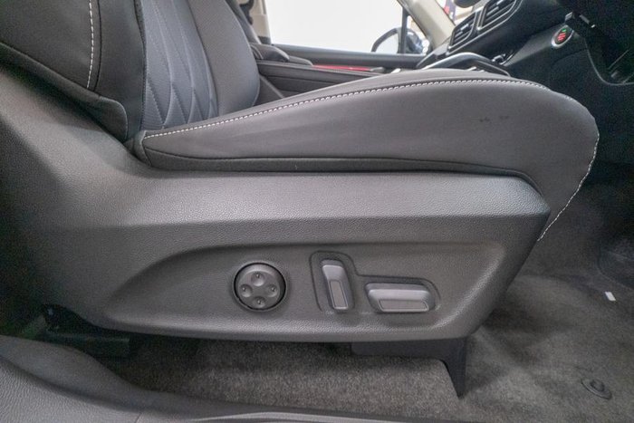 2025 LDV D90 Executive