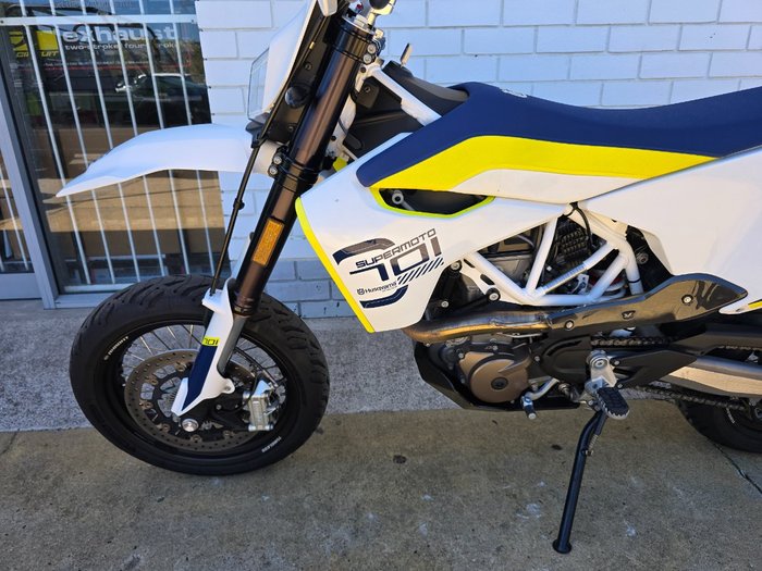 2017 HUSQVARNA 701 SUPERMOTO White