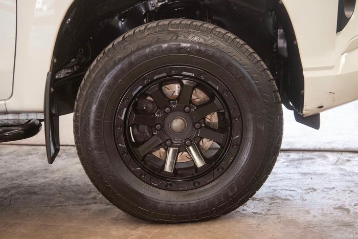 2022 Mitsubishi Triton GLX