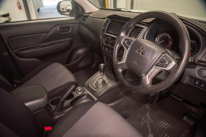 2022 Mitsubishi Triton GLX