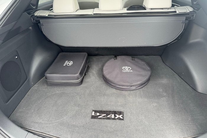2023 Toyota bZ4X YEAM15R AWD