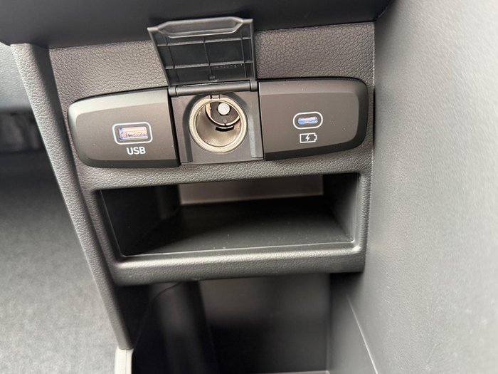 2025 Hyundai STARIA LOAD Premium