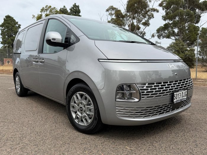 2025 Hyundai STARIA LOAD Premium