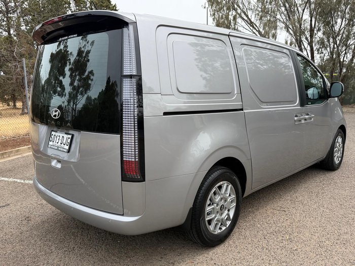 2025 Hyundai STARIA LOAD Premium