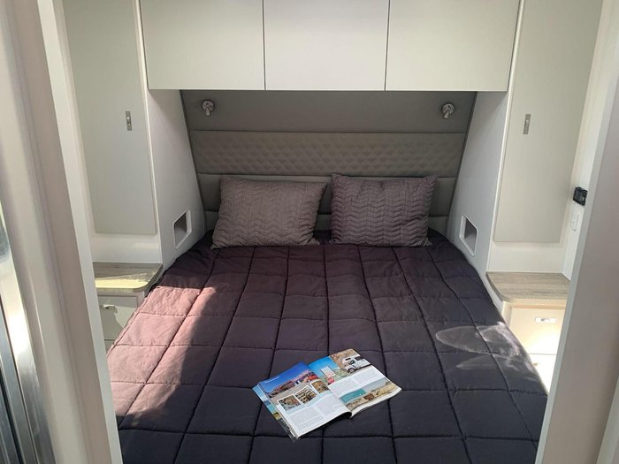 2025 Essential Caravans Cruiser V10 22'10'