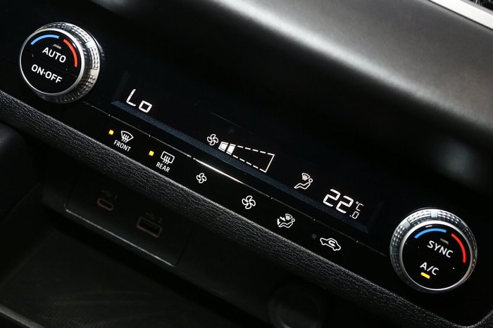 2024 Mitsubishi Outlander ES