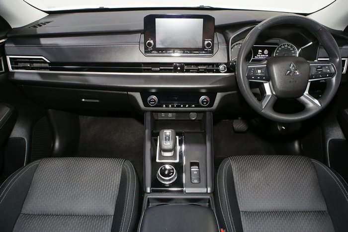 2024 Mitsubishi Outlander ES