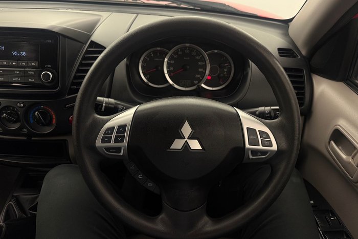 2015 Mitsubishi Triton GLX