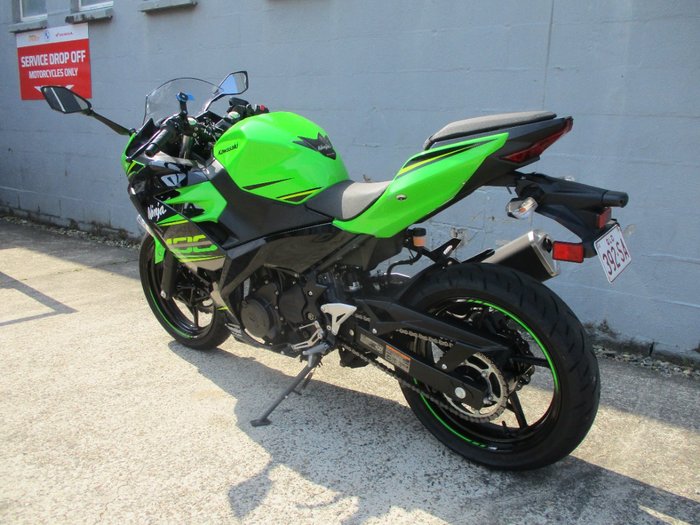 2018 Kawasaki NINJA 400 GREEN