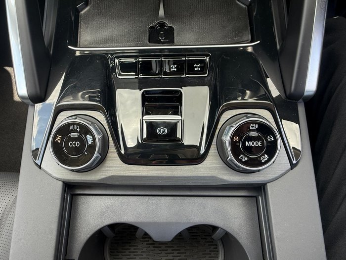 2025 LDV D90 Executive