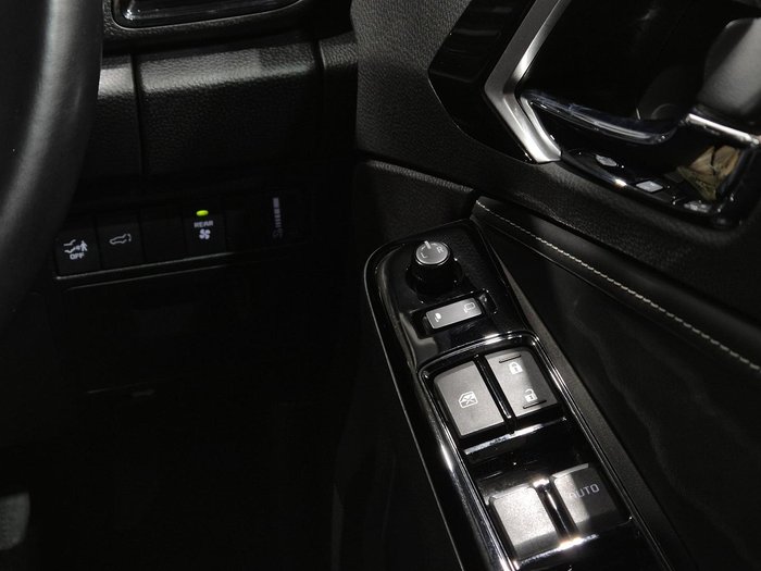 2023 Isuzu MU-X LS-T