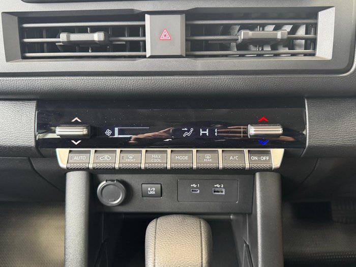 2025 Mitsubishi Triton GLX+