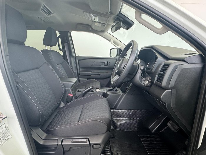 2025 Mitsubishi Triton GLX+