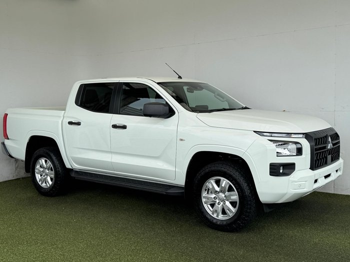 2025 Mitsubishi Triton GLX+