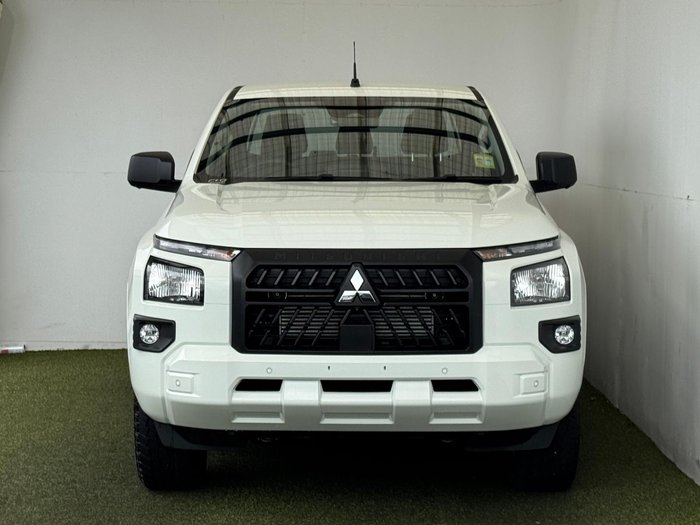 2025 Mitsubishi Triton GLX+