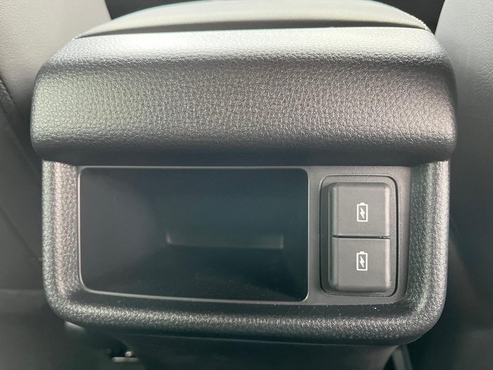 2025 Isuzu MU-X LS-T