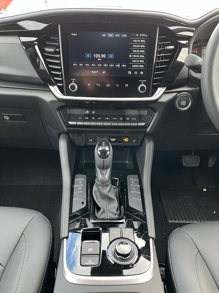 2025 Isuzu MU-X LS-T