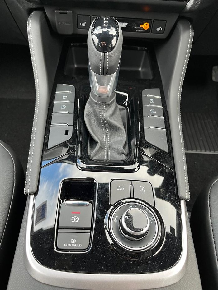 2025 Isuzu MU-X LS-T